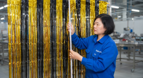 This is our rigorous inspection process where fully assembled tinsel curtain backdrops are carefully examined for size accuracy, edge quality, and overall appearance to guarantee wholesale consistency and excellence.