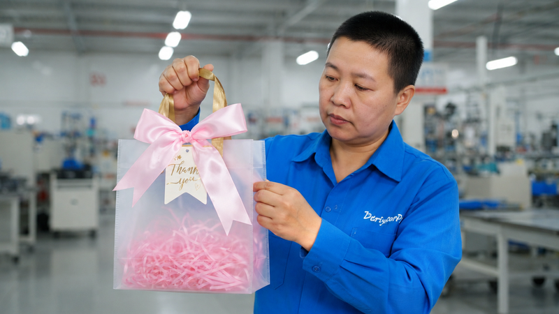 plastic wrapping for gifts Manufacturing Process